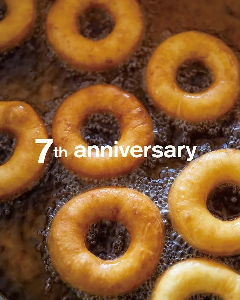 【koe donuts】春のひとときを楽しむ季節限定ドーナツ・「桜」「苺」「抹茶」と爽やかなチーズクリームが彩る旬の味わい 画像 10