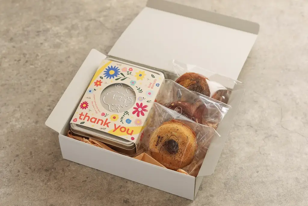 【koe donuts】春のひとときを楽しむ季節限定ドーナツ・「桜」「苺」「抹茶」と爽やかなチーズクリームが彩る旬の味わい 画像 9