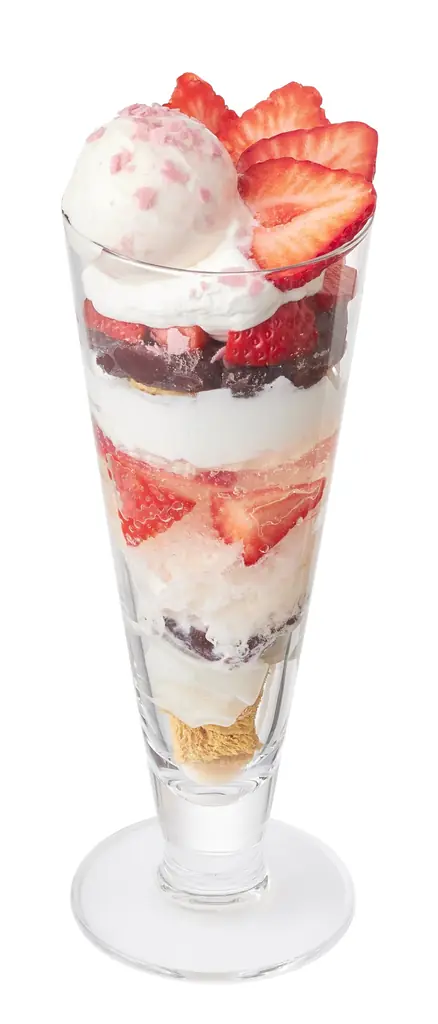 百貨店生パフェに“パティシエ技術”を融合。卸市場仕入れ「あまおう」使用、春限定“桜いちご”新作を全店展開（3/13発売） 画像 2