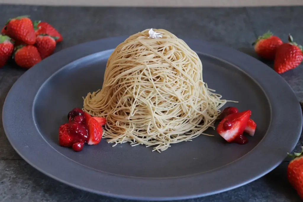 【和栗専門紗織ジェイアール京都伊勢丹店】春限定の和栗スイーツが登場／国産苺を使用した季節メニューを発売 画像 2