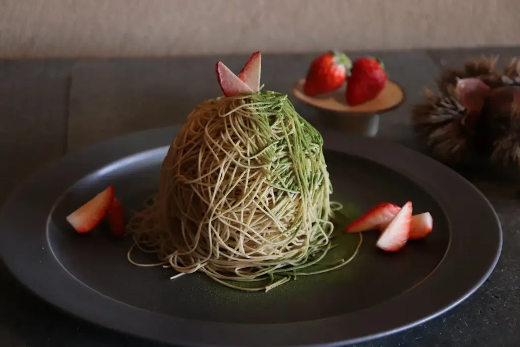 【和栗専門紗織ジェイアール京都伊勢丹店】春限定の和栗スイーツが登場／国産苺を使用した季節メニューを発売 画像 8