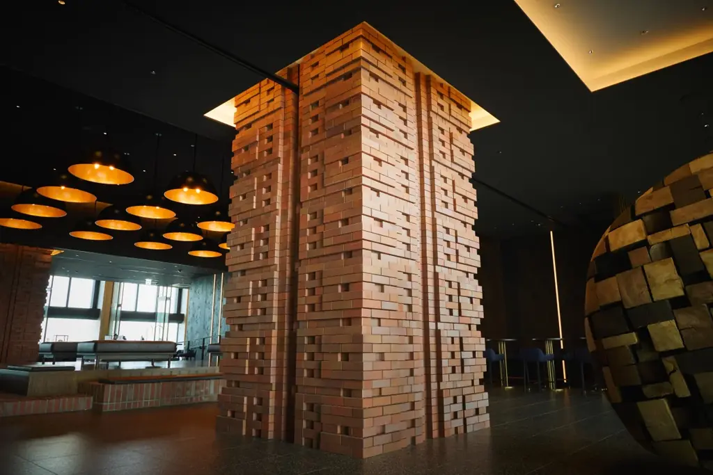 【大阪ステーションホテル、オートグラフ コレクション】美味しさを届ける新ギフトがオンラインショップに登場　10種の味わいを楽しめるクッキー缶とルームサービスで誕生したオリジナルビーフカレーを発売 画像 3