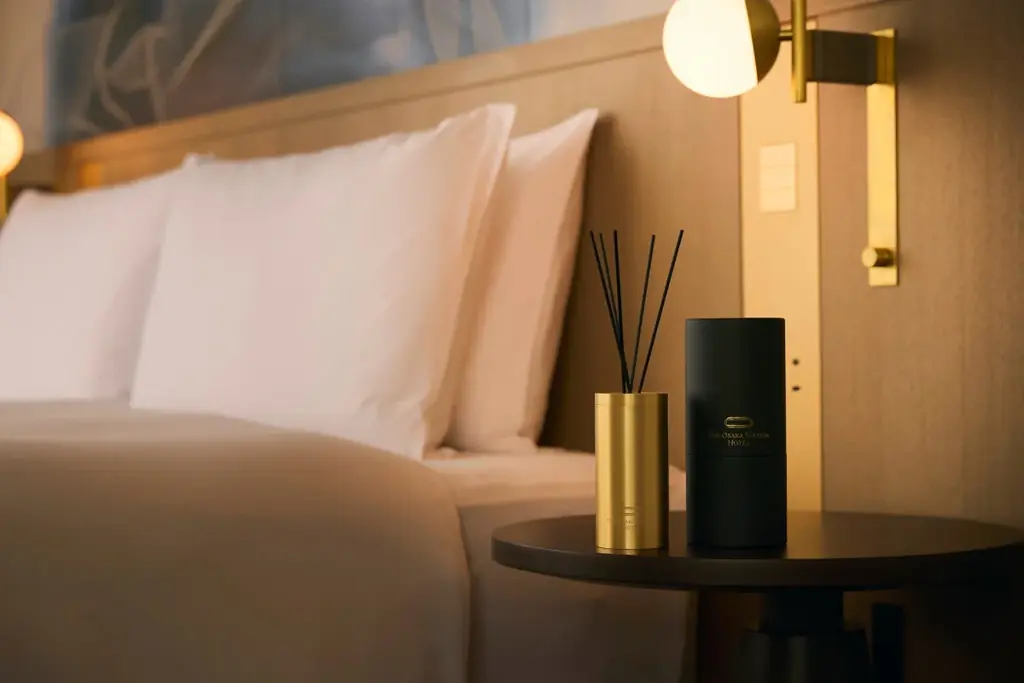 【大阪ステーションホテル、オートグラフ コレクション】美味しさを届ける新ギフトがオンラインショップに登場　10種の味わいを楽しめるクッキー缶とルームサービスで誕生したオリジナルビーフカレーを発売 画像 9