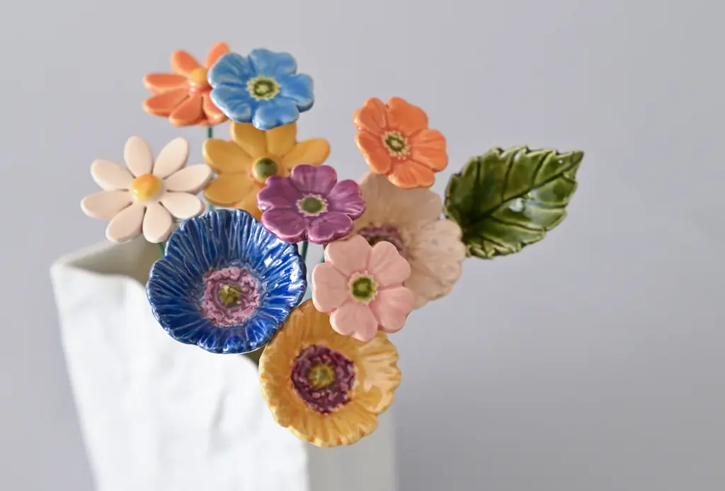 【３月11日から】春の気配を感じるインセンスや、春らしいカラーリングの新作フラワーベースなどを取りそろえたイベント「Scented Spaces」を全国のBASIC AND ACCENTで開催。 画像 3