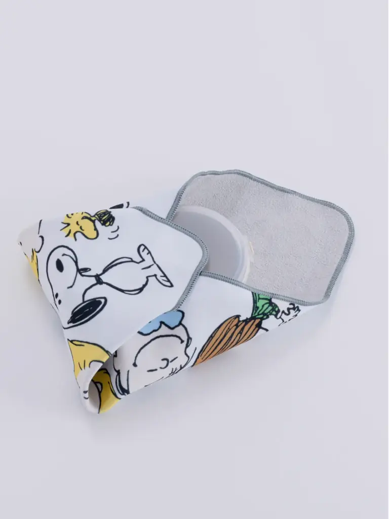 nishikawaが「スヌーピー 2026 スプリングキャンペーン」を開催！ペットボトルカバーやお弁当ポーチとしてマルチに使える「くっつき風呂敷タオル」をプレゼント 画像 5