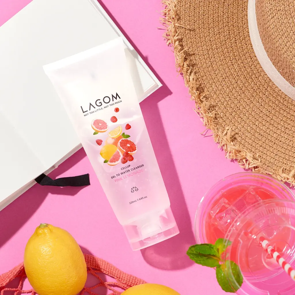 【LAGOM】フルーツたっぷりのみずみずしいジェルで、スピード洗顔。ラゴムの洗顔アイテムに、「ピンクレモネード」の香りがPLAZA限定で登場。 画像 3