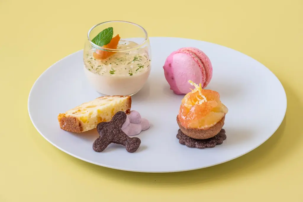 【羽田エクセルホテル東急】羽田のホテルでしか味わえない“飛行機シュー”が限定フレーバーに！羽田空港直結の開放感と旅の合間に楽しむ、空港アフタヌーンティー！ 画像 3