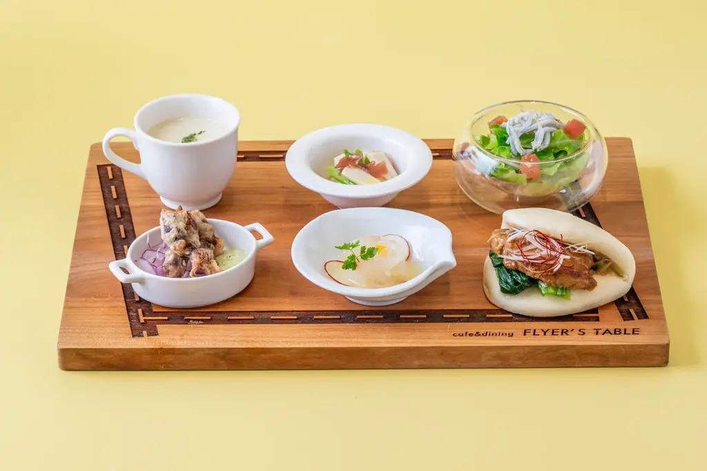 【羽田エクセルホテル東急】羽田のホテルでしか味わえない“飛行機シュー”が限定フレーバーに！羽田空港直結の開放感と旅の合間に楽しむ、空港アフタヌーンティー！ 画像 5