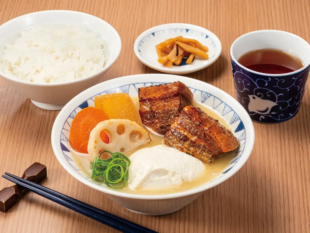 「春の香り、ふわり。梅の酸味が春を連れてくる」梅×しらす×かつおで和の旨み　ごちとんで「梅しらすとかつおの豚汁」新登場！ 画像 8