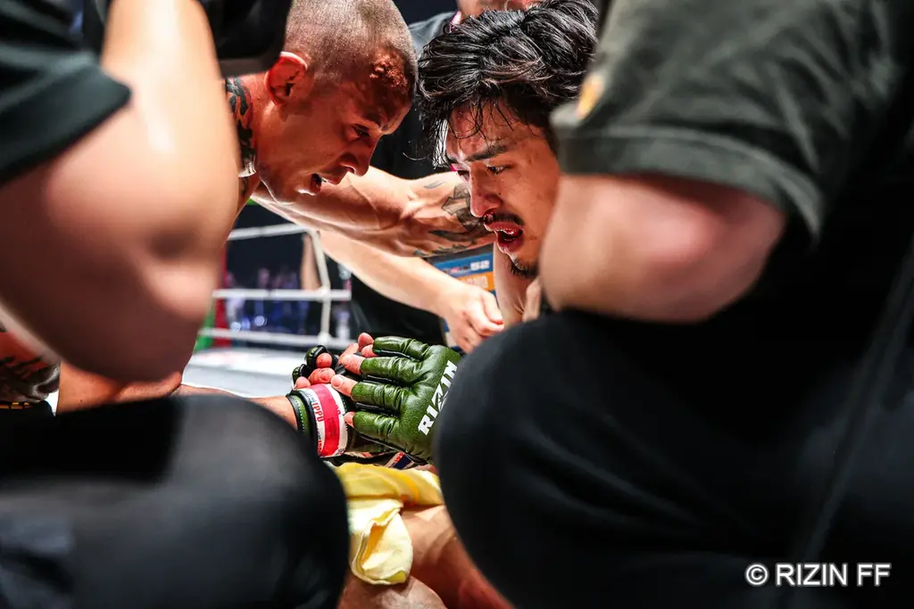 朝倉未来の愛弟子・秋元強真が北米メジャー元世界王者にTKO勝利！当日は13,307人が来場し、Xの世界トレンドTOP.5入りで大きな話題に！ 画像 12