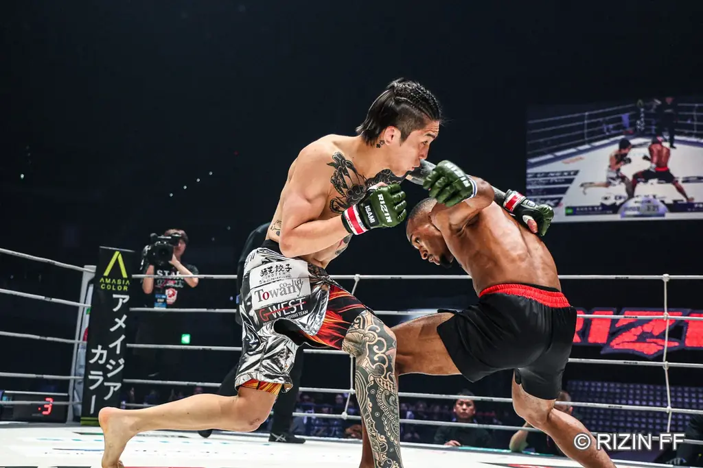 朝倉未来の愛弟子・秋元強真が北米メジャー元世界王者にTKO勝利！当日は13,307人が来場し、Xの世界トレンドTOP.5入りで大きな話題に！ 画像 15