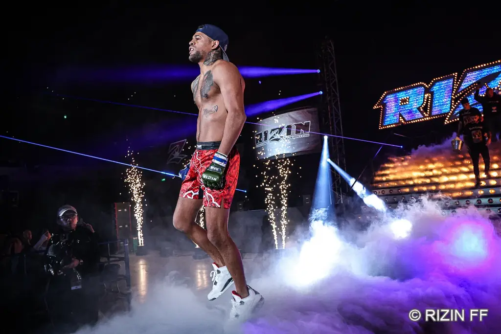 朝倉未来の愛弟子・秋元強真が北米メジャー元世界王者にTKO勝利！当日は13,307人が来場し、Xの世界トレンドTOP.5入りで大きな話題に！ 画像 3