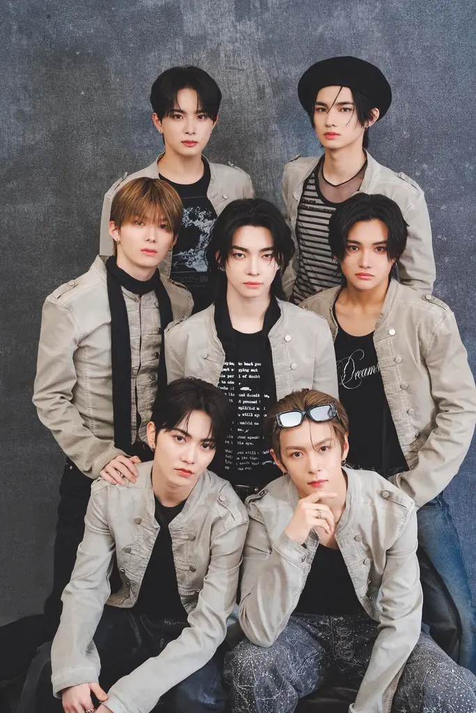 女性セブン最新号の特別付録は『名探偵コナン』オリジナル貯金箱と、新世代J-POPボーイズグループ「aoen」の豪華ピンナップ！ 画像 4