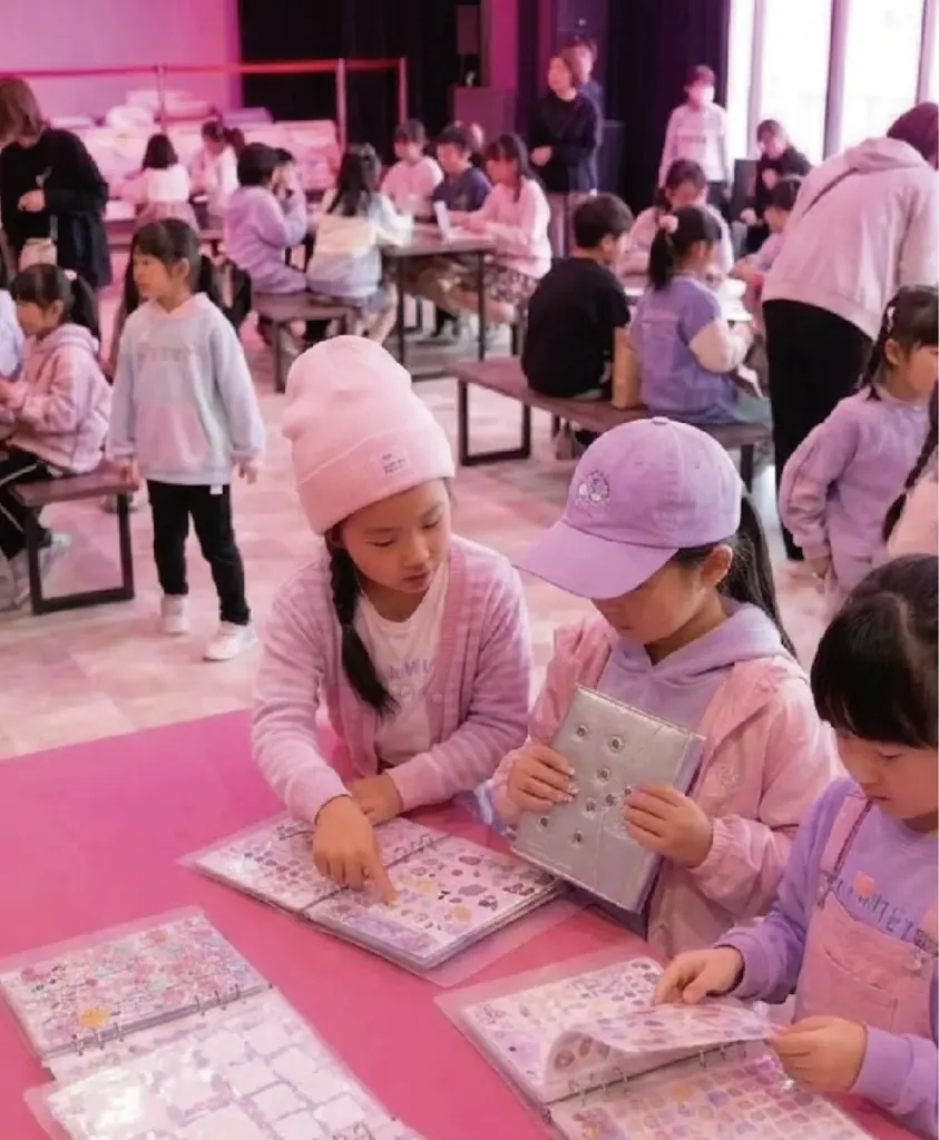 シル活キッズ集合！5分でどんどん交換できる「ローテーション式シール交換会」開催【WHATAWON／大阪・岸和田】 画像 4