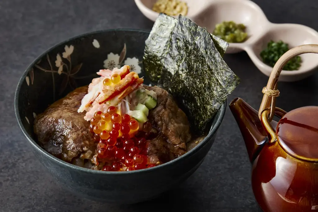 3月16日開始｜黒毛和牛すきやき海鮮丼がランチ限定で登場