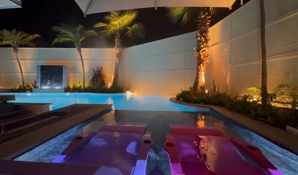 夏まで待てない　4月1日から温水プール開き！　扉を開ければもうそこはリゾートの世界観「THE POOL HOUSE　TOKYOBAY」「THE POOL HOUSE KISARAZU」ザ・プールハウス 画像 1