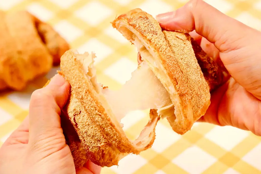 【とろけるチョコ＆もちもち新食感！】「ねこねこ」より“チョコ×餅”を楽しめる『ねこねこ食パン チョコもっちー』が初登場！「GUILTY’S」のビッグソフトクッキーからも同フレーバーを新発売！ 画像 10