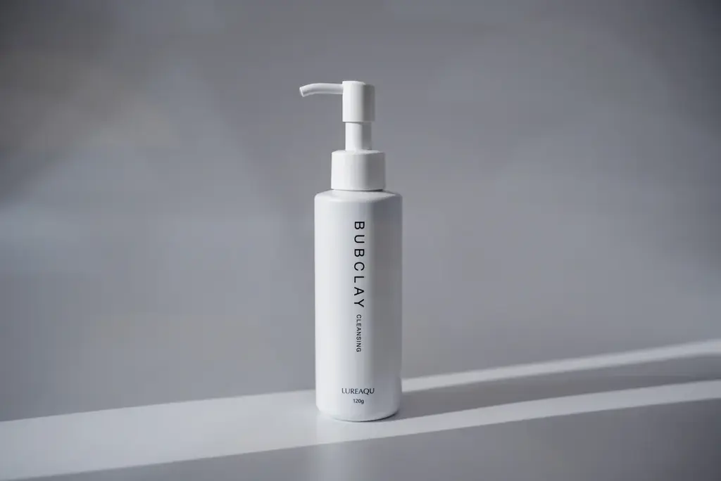 塗るだけで微細泡に変わるクレンジング、3月17日発売