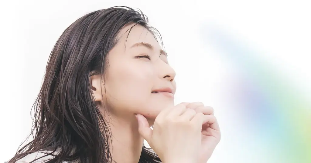 塗るだけで泡立つ。メイクや毛穴汚れを浮かせて落とす新発想クレンジング「ルリーク バブクレイ クレンジング」発売 画像 3