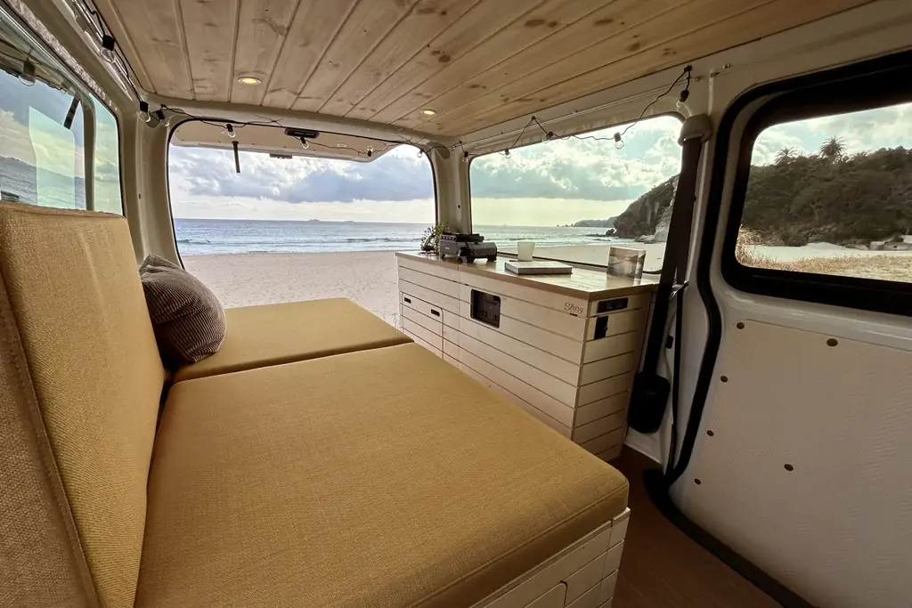 Carstay、「BAY WALK MARKET 2026」に キャンピングカー「SAny.VAN」3台展示 画像 3