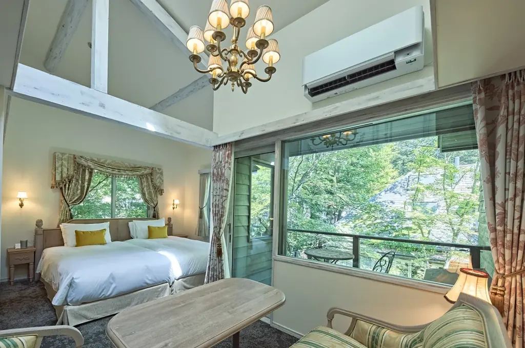 軽井沢の夜に響くサックスの音色とともに 至福のディナーを【レストラン 「ピレネー」】 画像 6