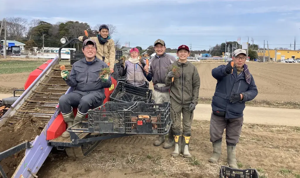ファミリーマートの障がいのある社員が育てた“旬の恵み”を大手町で販売 「Otemachi Deliマルシェ」に埼玉県の農家と参加 ～農福連携を拡大し、誰もが活躍できる社会づくりを推進～ 画像 1