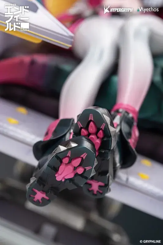 人気作『アークナイツ：エンドフィールド』より、「イヴォンヌ」がフィギュアで登場。あみあみにて予約受付中。 画像 10