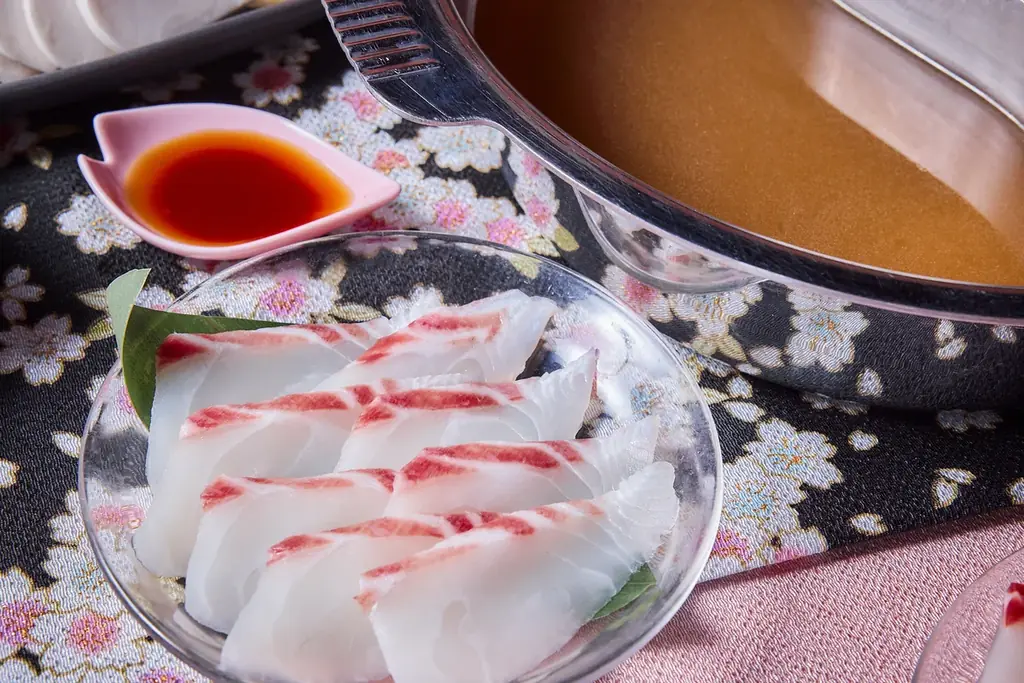 【しゃぶしゃぶ温野菜 イベントレポート】めで鯛、春到来！はまぐり香る黄金だしの「鯛しゃぶ」御膳が登場 ～春野菜・山形恵み豚・花見もちなどの季節限定メニューを一度に味わう～ 画像 2