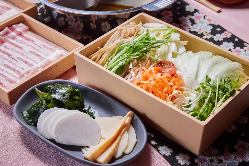 【しゃぶしゃぶ温野菜 イベントレポート】めで鯛、春到来！はまぐり香る黄金だしの「鯛しゃぶ」御膳が登場 ～春野菜・山形恵み豚・花見もちなどの季節限定メニューを一度に味わう～ 画像 6