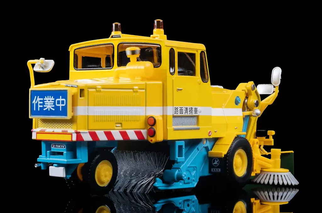 トミカリミテッド ヴィンテージ最多の可動ギミック！世界的に珍しい「三輪式道路清掃車」をミニカーで商品化「東急　ＳＷ２Ｚ２　道路清掃車」２０２６年８月発売 画像 20