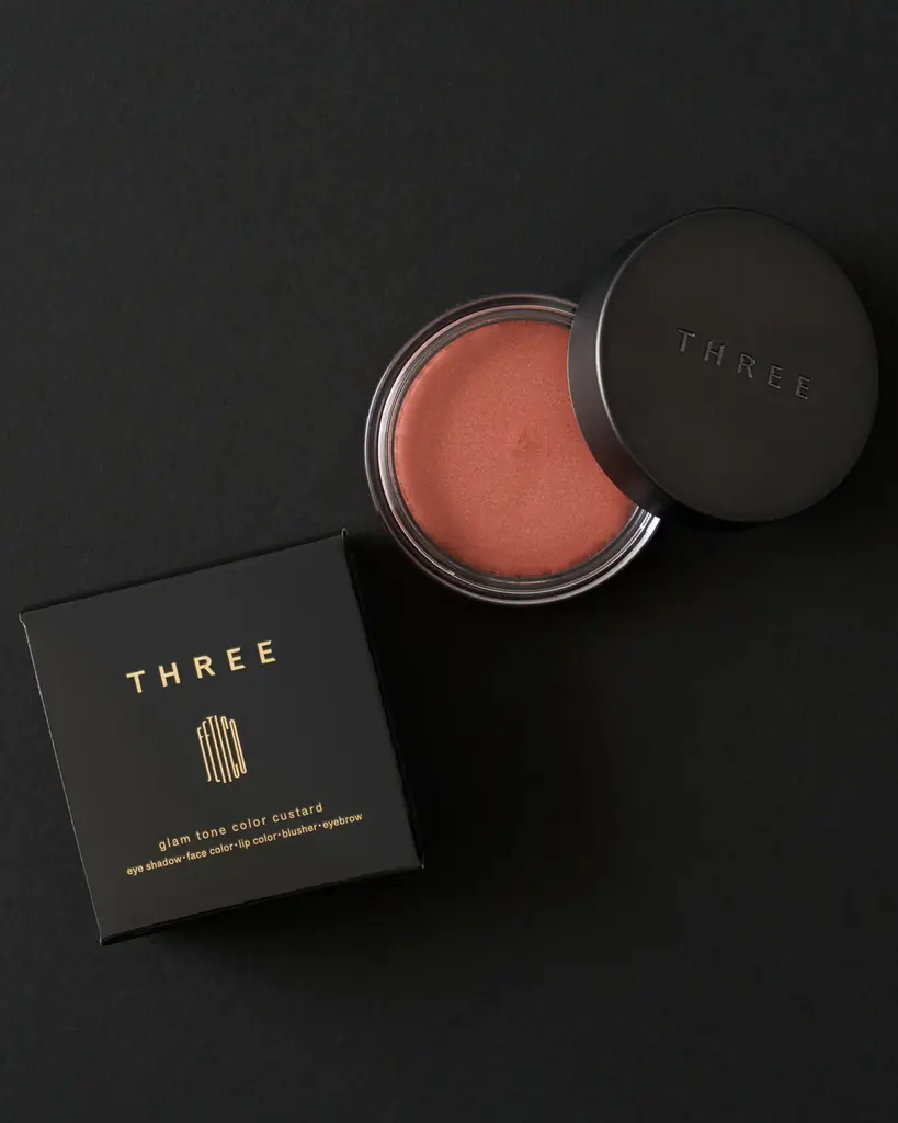 THREEのグラムトーンカラーカスタードに、深みと透明感を醸し出すFETICO限定色が登場 画像 4