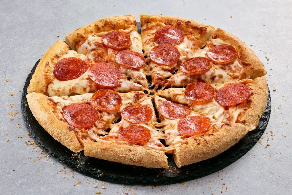 アメリカ生まれのドミノ・ピザから速報！【お持ち帰り限定】アメリカンLサイズ1,000円「アメリカンブレックファースト」　3月15日（日）朝9時～10時、一部店舗で開催　さらに3月15日は全店10時開店 画像 2