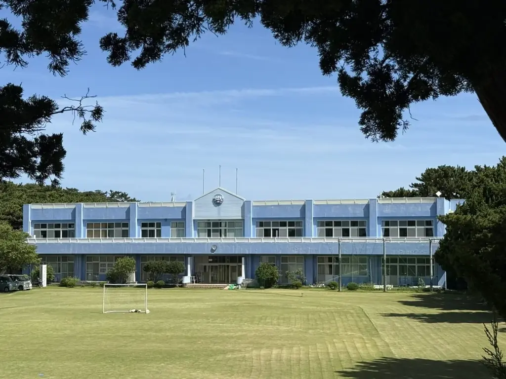 伊豆諸島 式根島の中学生の“夢”を応援！ ウェディングプロデューサーを目指す生徒へ、卒業直前のオンライン職業講話を実施 画像 2