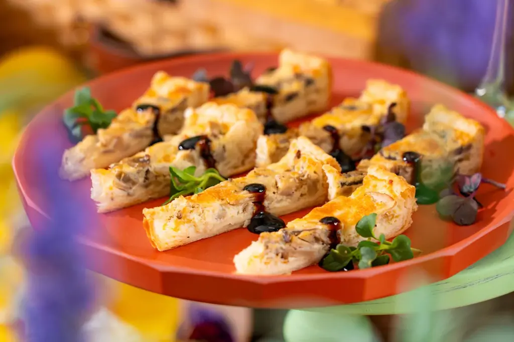 春の訪れを感じる季節に合わせ、天候を気にせずレストランで楽しむピクニック「春色ピクニックブッフェ ～お肉・野菜・フルーツの彩り満載～」を開催！レストラン＜ル クレール＞ 画像 5