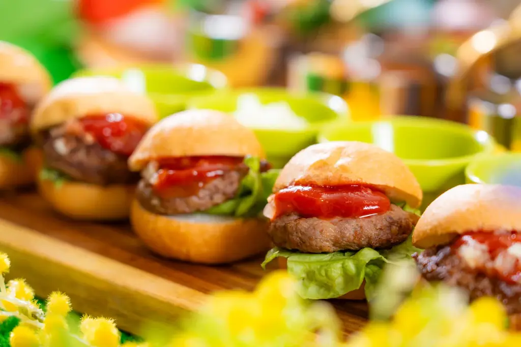 春の訪れを感じる季節に合わせ、天候を気にせずレストランで楽しむピクニック「春色ピクニックブッフェ ～お肉・野菜・フルーツの彩り満載～」を開催！レストラン＜ル クレール＞ 画像 9