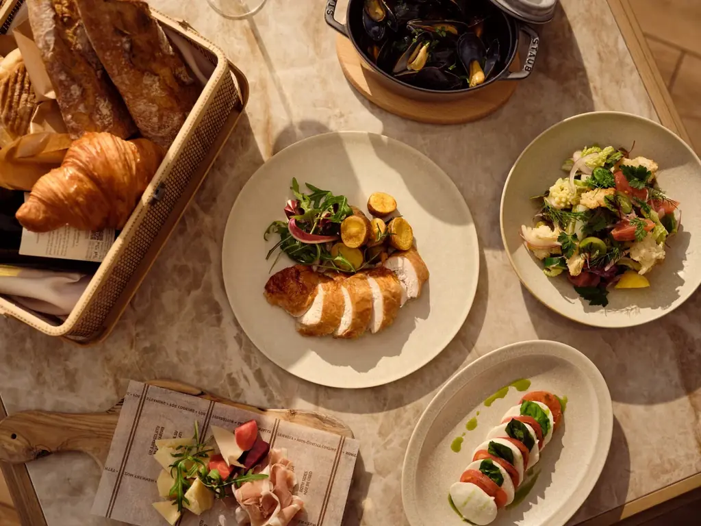 ジャヌ東京『2つのテラスを舞台に楽しむ、ジャヌ東京の春』愛犬とともに新緑と桜に包まれる「ピクニックat テラス」と東京タワーを望むテラスで味わう「イブニングハイティー」 画像 2