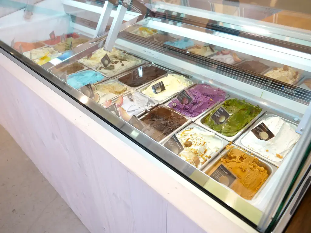 原宿に“黄金クレープ”と本格ジェラートの新体験店舗が誕生！ 画像 2