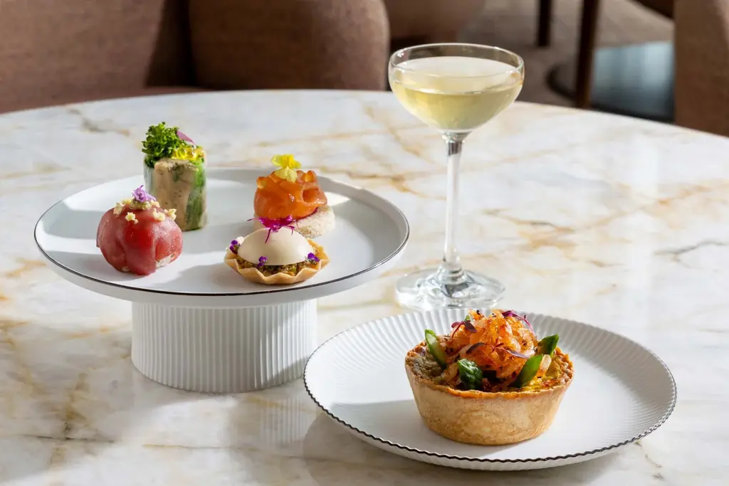 パーク ハイアット 東京 ピーク ラウンジ「ブロッサム アフタヌーンティー」 画像 2