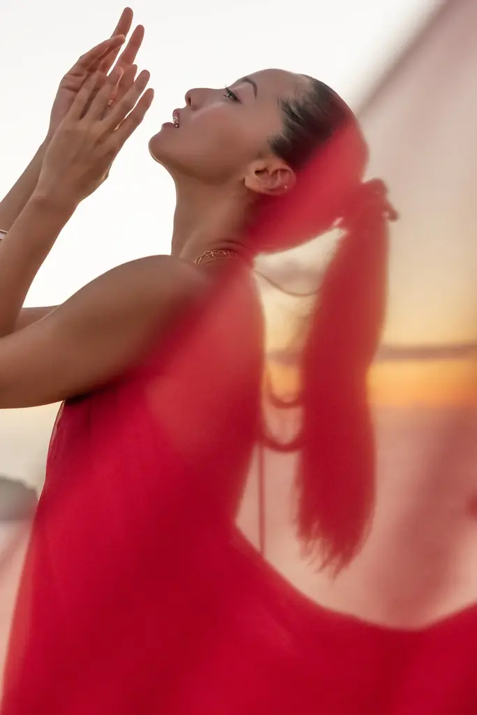 沢尻エリカ、30代最後の年に約20年ぶりの写真集を発売。完全セルフプロデュースで‟素顔”‟日常“そして‟美学”をさらけ出す！ 画像 5