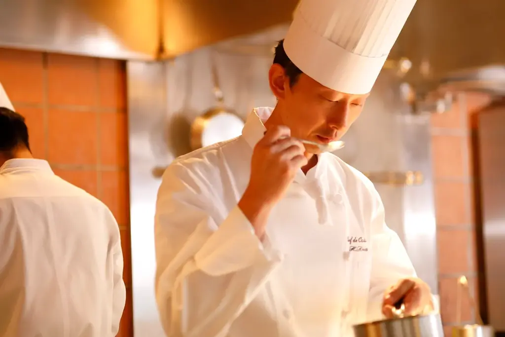 ＜テレビ朝日「食彩の王国」で紹介＞総料理長 小出裕之が“漆黒の潮騒”江戸前ちば海苔メニューを考案 画像 3