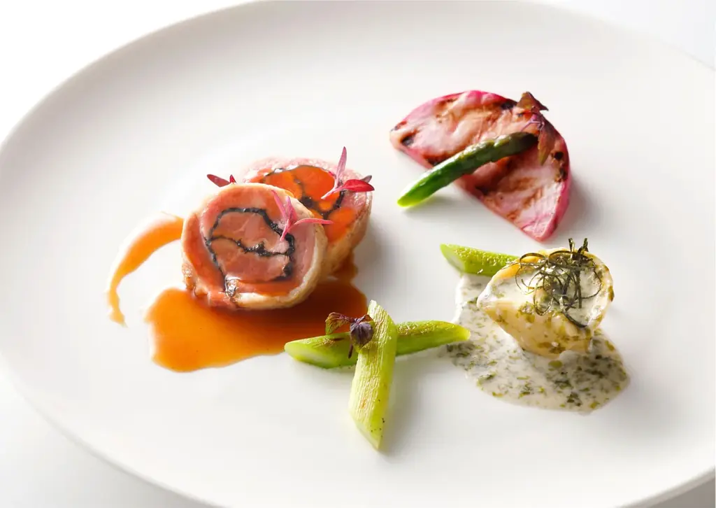 ＜テレビ朝日「食彩の王国」で紹介＞総料理長 小出裕之が“漆黒の潮騒”江戸前ちば海苔メニューを考案 画像 4