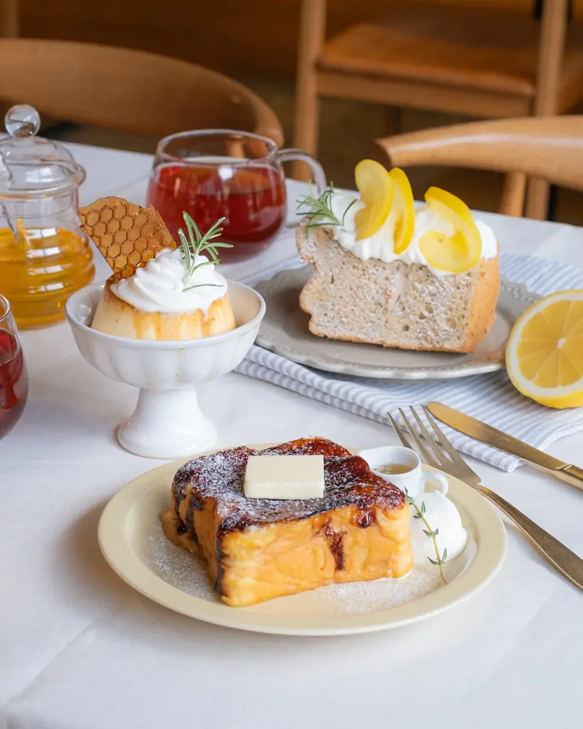 【cafe HACHI&MITSU】スイーツメニューがリニューアル！「はちみつレモンシフォン」や「焦がしはちみつのプリン」などのメニューが新登場 画像 1