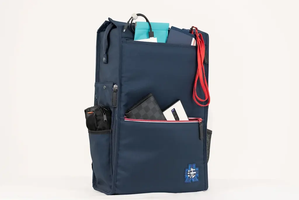 『ガールズ＆パンツァー 最終章』日常での普段使いができる、ゼロから新しく型を起こした二層式大容量の高機能自立収納鞄『ガルパンバックパック』2026年冬発売!!【AnotherAngle】 画像 8