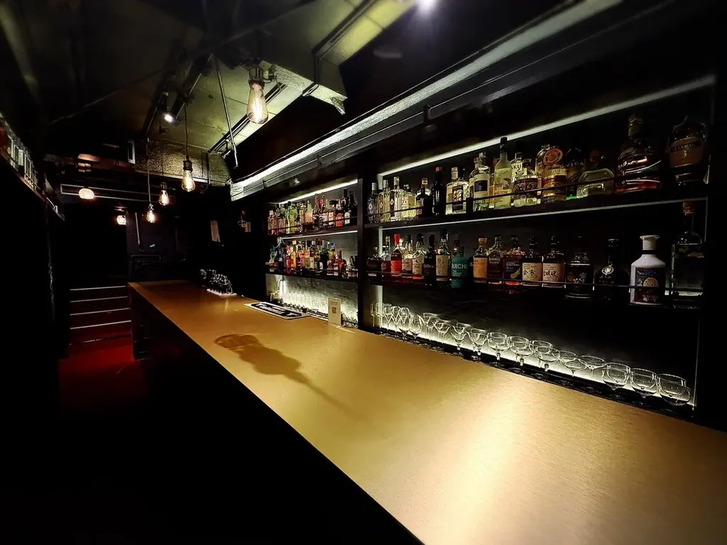 【世界を魅了するブレンデッドの最高峰】デュワーズの真髄をアンバサダーが語る、10名限定の特別テイスティングセミナー！超希少な32年熟成を含む豪華8種飲み比べ 画像 4