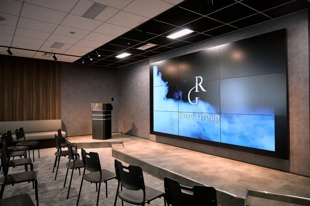 【Road】「今日の仕事は、WBC応援です！」お台場のベンチャー企業が、準々決勝の突破を信じて”全社員でオフィスパブリックビューイング”を緊急発令。 画像 2