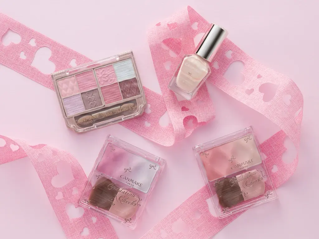 グラデーションチーク発売