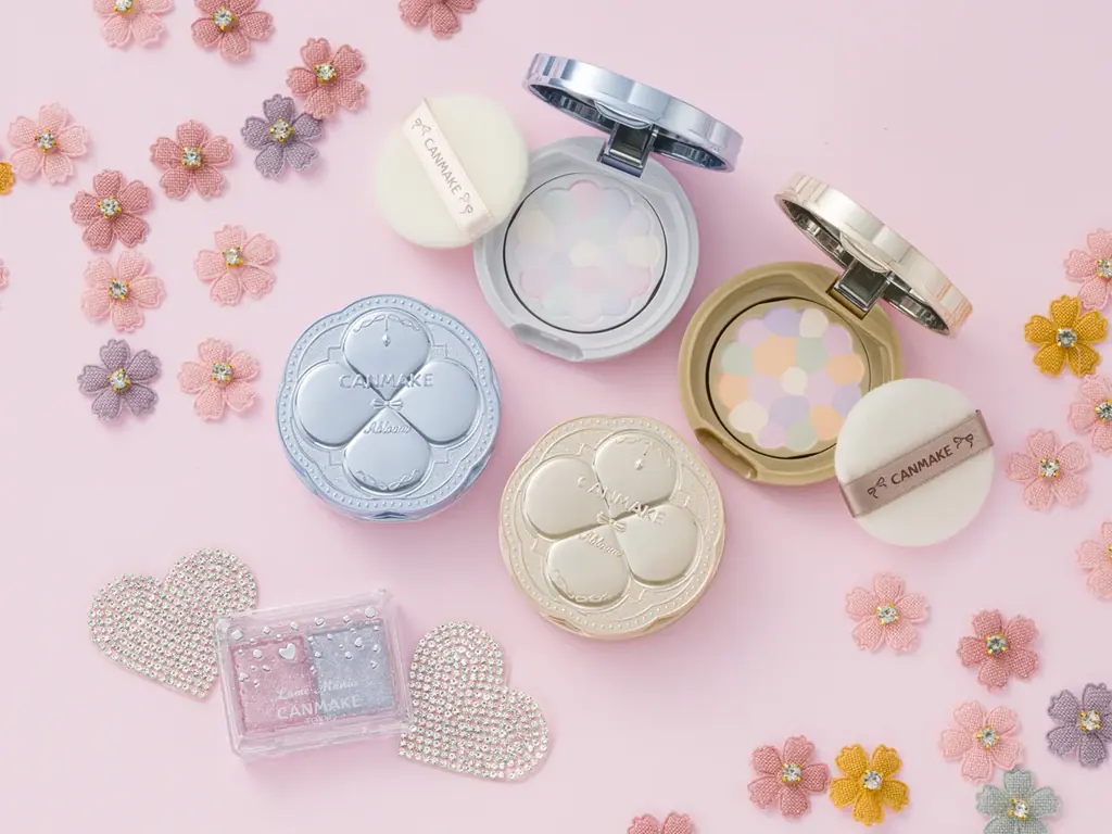 【キャンメイク】フェイスパウダー『～Abloom～シリーズ』から待望のminiサイズが登場!キラッキラなご褒美級ラメシャドウ「ラメマニア」新色も2026年3月下旬より発売 画像 1