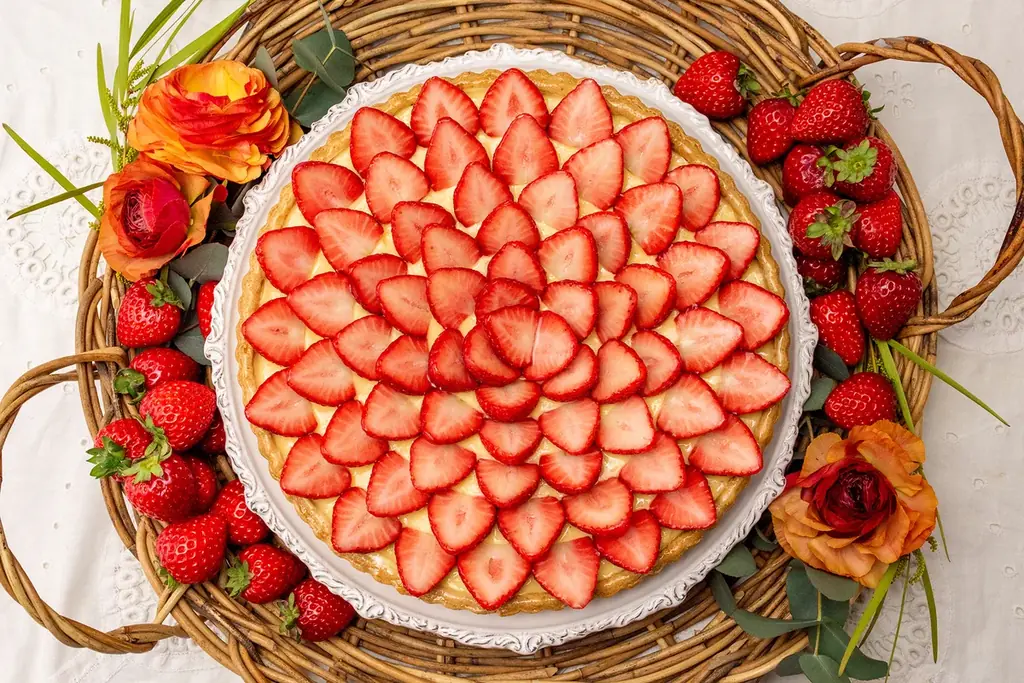 【キル フェ ボン】数々のコンテストで最高金賞に輝いた埼玉県のブランドイチゴ“あまりん” 1ホールに約35粒を贅沢に使用した“あまりん”が主役のケーキ！「特選 埼玉県北田農園産 “あまりん”のタルト」 画像 2