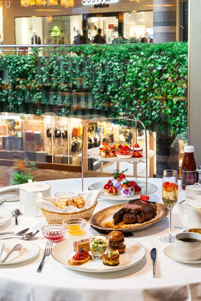 「ウルフギャング・ステーキハウス」福岡店「アフタヌーンティーセット ストロベリーVer.」 画像 3