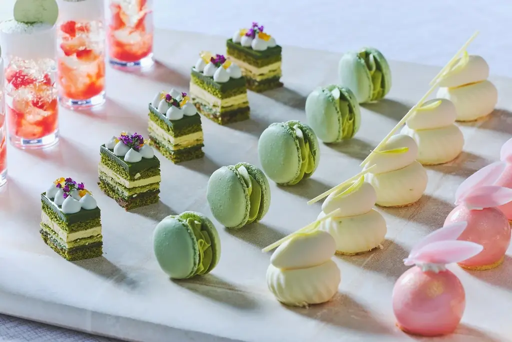 いちごと抹茶の甘美なマリアージュに心躍る！新緑の季節を楽しむスイーツコレクション『初夏のいちごと抹茶アフタヌーンティー』全国4都市で期間限定販売 画像 2